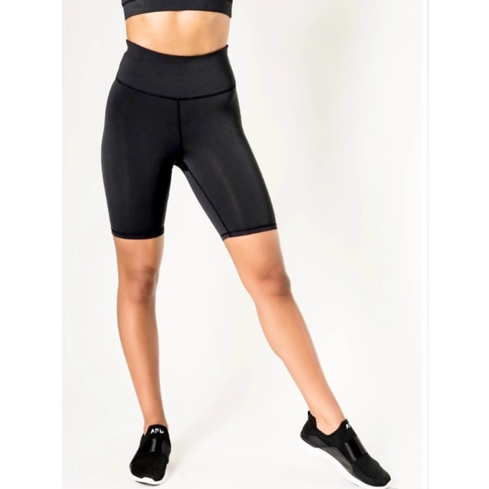 IVL Collective Black Biker Bike Shorts Hydrasculpt Collagen Size 8 High Waist